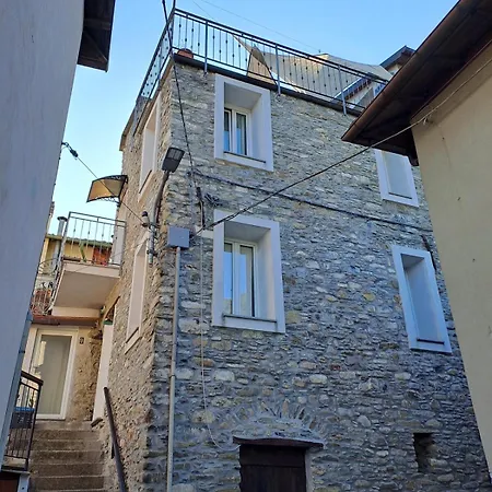 Rustico In Pietra 16mo Secolo * Stellanello